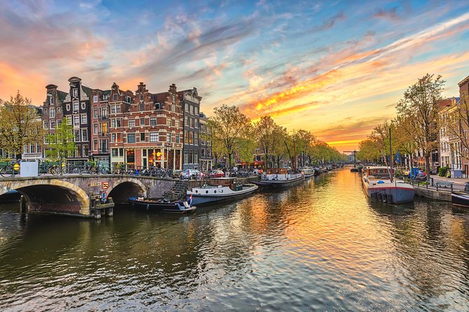 Amsterdam Classic Boat Cruise With Live Guide, Drinks and Cheese - Common questions