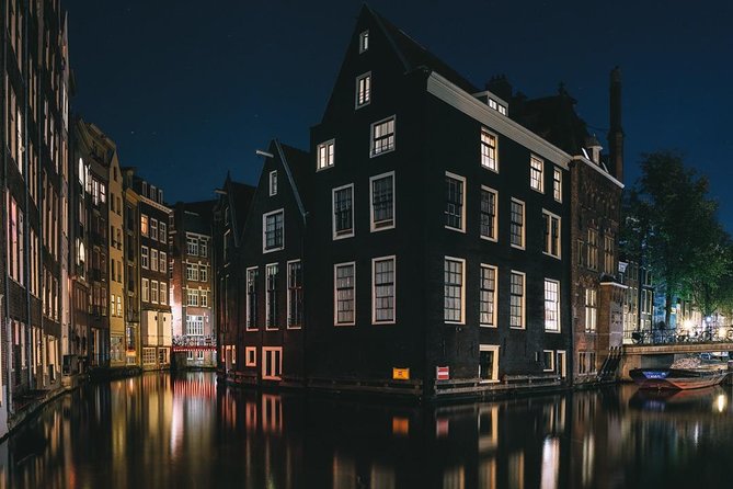 Amsterdam Night Photography Workshop With a Professional - Location and Timing