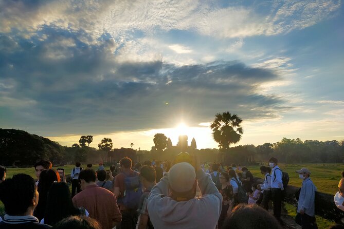 Angkor Archeological Park and Siem Reap Private 2-Day Tour - Customer Reviews and Engagement