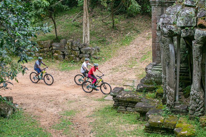 Angkor Sunrise Bike Tour With Breakfast and Lunch Included - Tour Highlights and Logistics