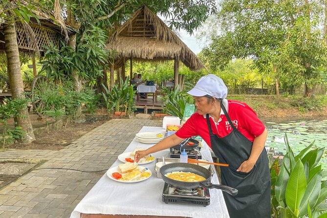 Angkor Sunrise Vespa Tour With Breakfast and Lunch - Meal Details