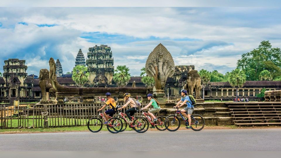 Angkor Wat: Guided Sunrise Bike Tour W/ Breakfast and Lunch - Itinerary