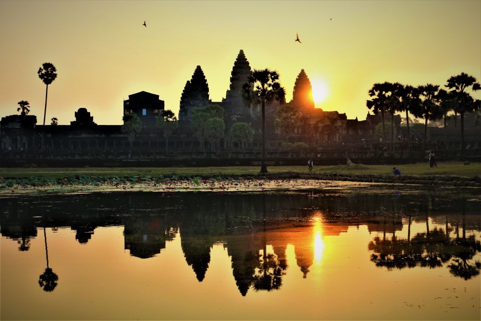 Angkor Wat: Private Sunrise Tour With Champagne Breakfast - Activity Inclusions