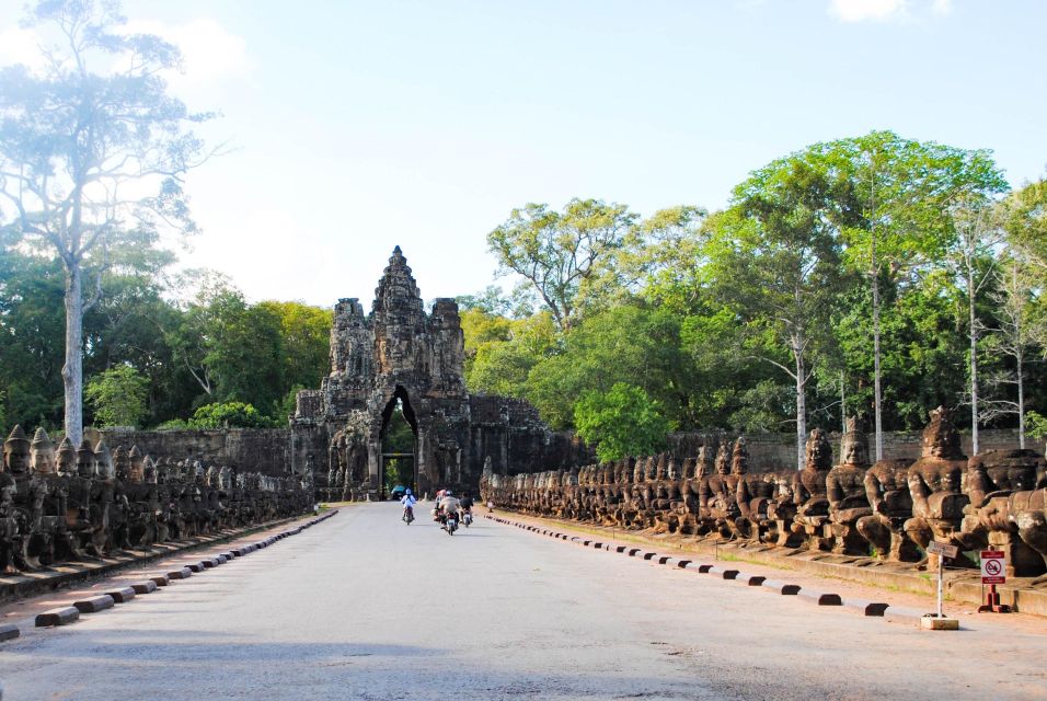 Angkor Wat Small Tour Sunrise With Private Tuk Tuk - Location Information