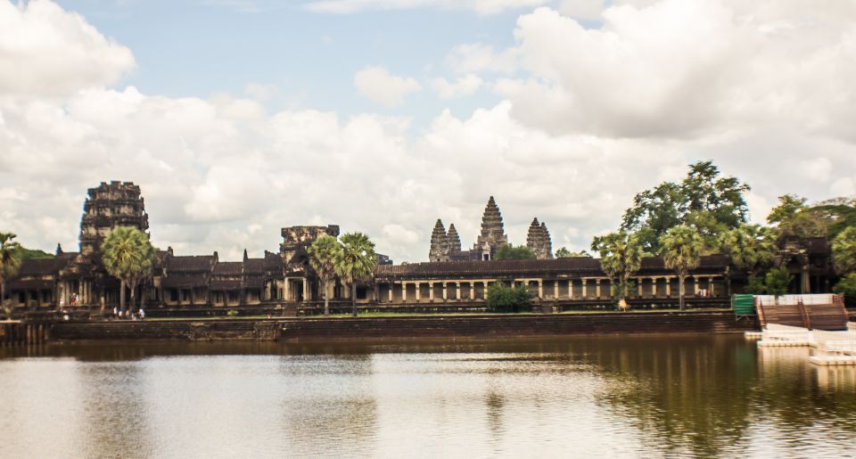 Angkor Wat: Tuk Tuk and Walking Tour - Reviews
