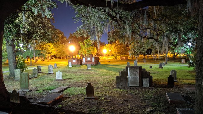 Bad Kitty Haunted Savannah Pub Crawl - Spooky, Naughty Ghosts - Haunted Savannah Pub Crawl Experience