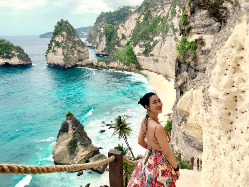 Bali: East Penida Highlights Treehouse & Photo Spots Tour - Tour Guide Details and Language Options