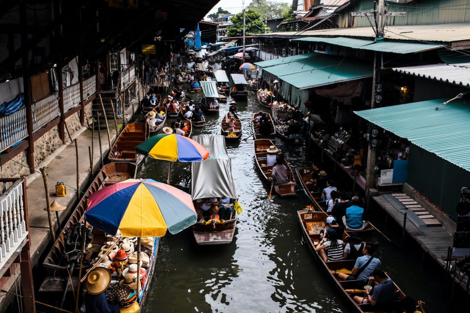 Bangkok: Maeklong Train Market & Floating Market Day Tour - Review Summary