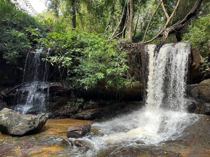 Banteay Srei Temple and Kbal Spean Trekking Private Tour - Expert Guided Trekking