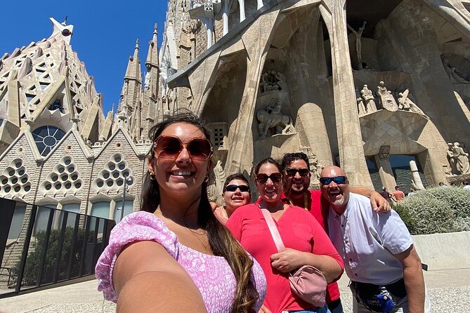 Barcelona Highlights Sagrada Familia, Park Güell and Casa Milà - Tour Guides and Overall Experience