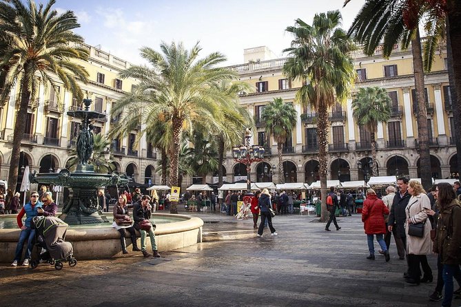 Barcelona Old Town and Gothic Quarter Walking Tour - Traveler Information and Tips