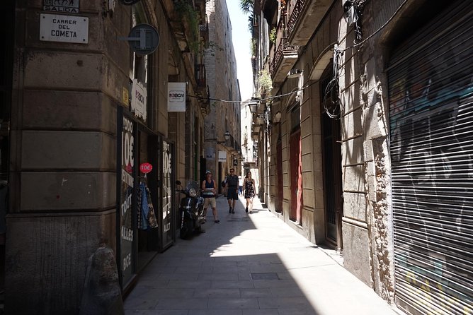 Barcelona, Stories and Legends of the Gothic Quarter, With Tapas. - Tour Guide