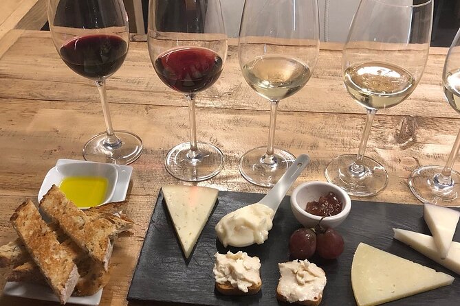 Barcelona: Wine Tasting & Tapas Pairing Dinner - Wine Varietals and Cheeses