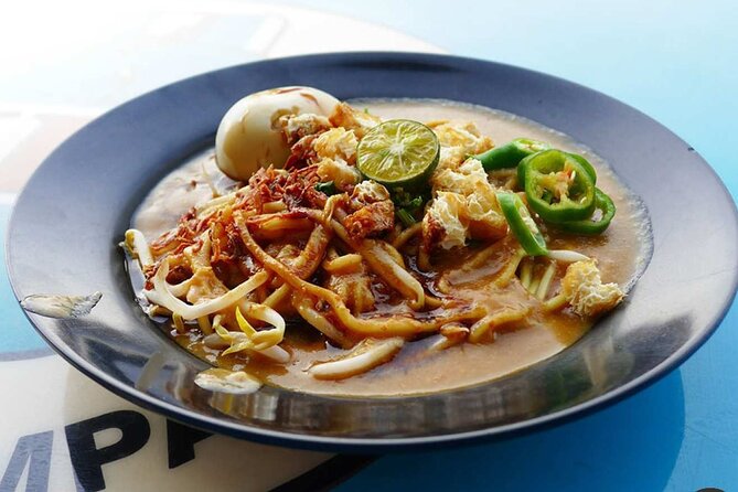 Beach Road Hawker Center Food Photography Tour in Singapore - Tasting Authentic Singaporean Dishes