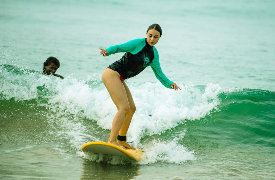 Beginner Surfing Lesson and Surfguide - Surfing Instruction
