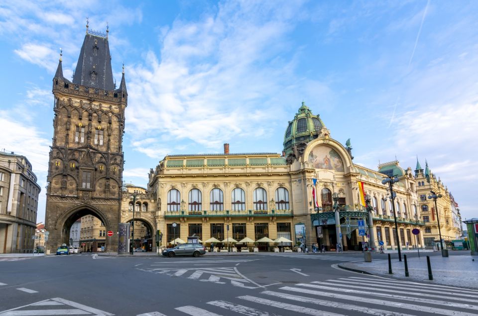 Bike Tour of Prague Old Town, Top Attractions and Nature - Language Options
