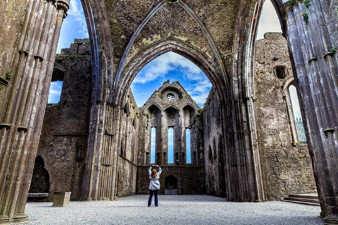 Blarney, Rock of Cashel & Cahir Castles Day Tour From Dublin - Castle Highlights
