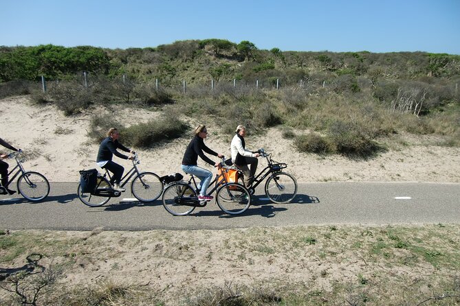 Bloemendaal Highlights: Guided Bike Tour Close to Amsterdam - Beach Club Refreshments
