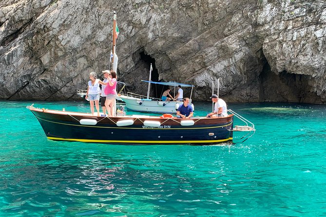 Boat Tour in Capri Italy - Boat Condition and Feedback