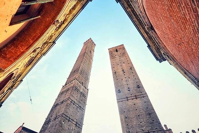 Bologna City Walking Tour - Guide and Tour Experience Highlights