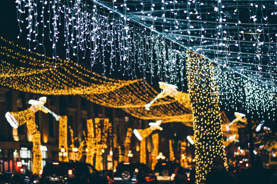 Brussels: Christmas Market Magic Walking Tour With a Local - Small Group Intimate Setting