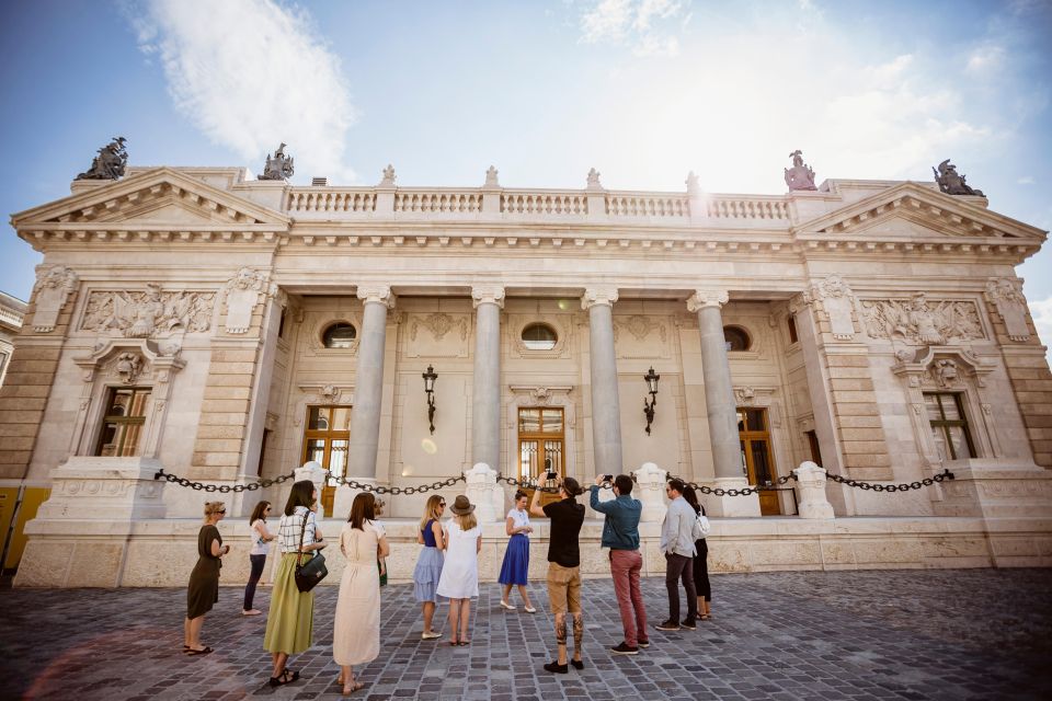 Budapest: Buda Castle Walking Tour With Saint Stephen's Hall - Practical Tips for Participants