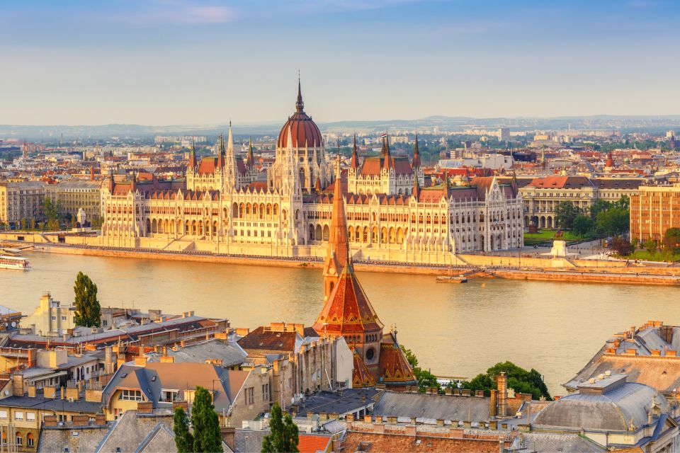 Budapest: First Discovery Walk and Reading Walking Tour - Participant Information