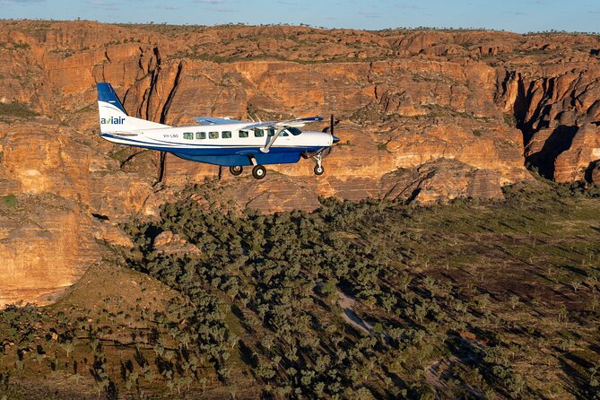 Bungle Bungle Flight & Domes To Cathedral Gorge Walking Tour - Tour Capacity