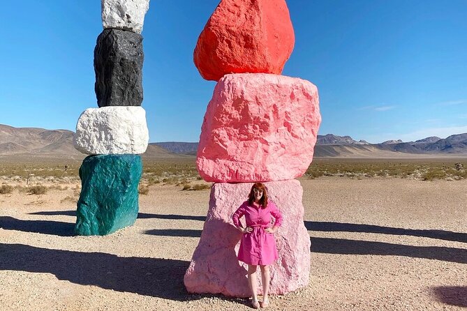 California Desert, Seven Magic Mountains and Welcome to Fabulous Las Vegas Sign - Common questions