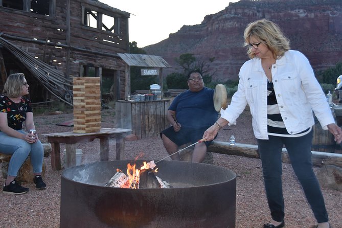 Campfire Smores and Stars Tour in Kanab - Host Interaction