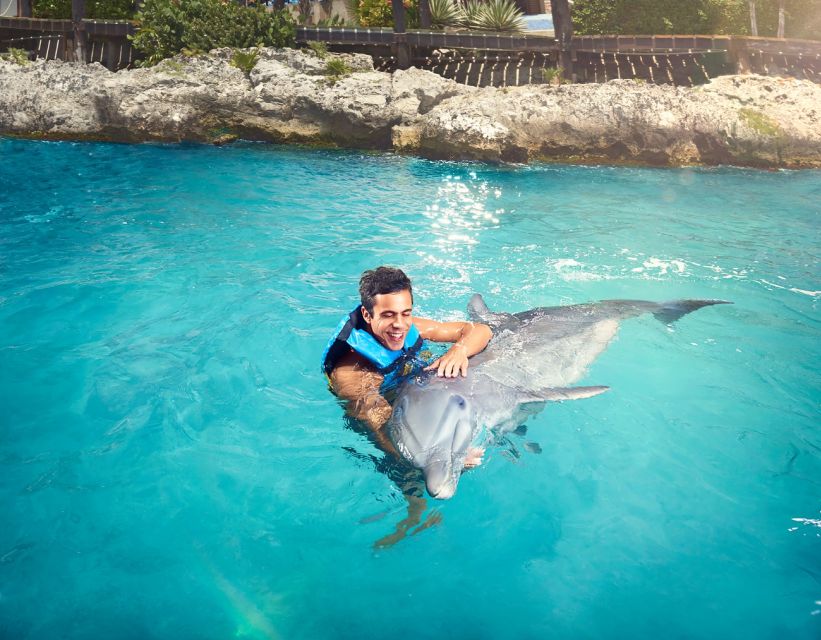 Cancún: Dolphin Encounter on Isla Mujeres With Buffet - Location Details