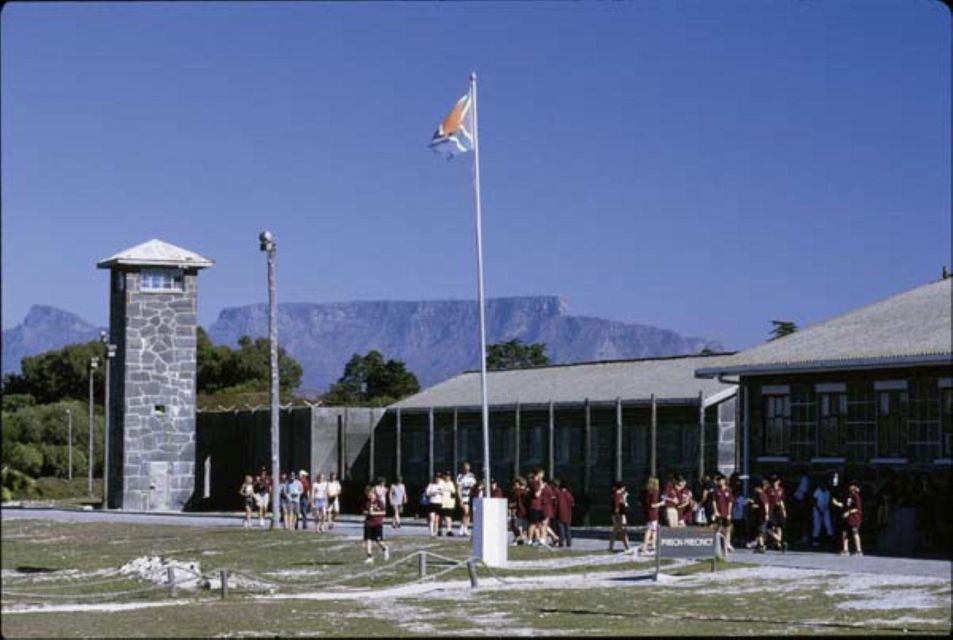 Cape Town City Highlights Tour:Robben Island, Table Mountain - Cable Car Ride