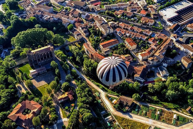 Catalonia Hot Air Balloon Ride and Breakfast Over the Volcanoes of La Garrotxa - Common questions