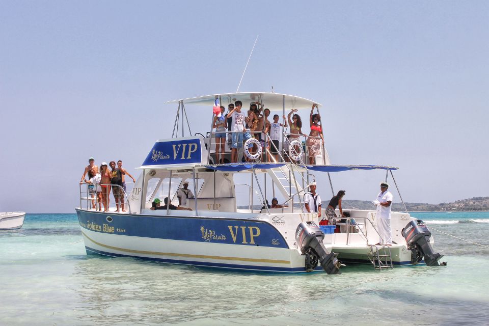 Cayo Arena: VIP Experience in Luxury Catamaran - Comfort and Elegance on the Catamaran