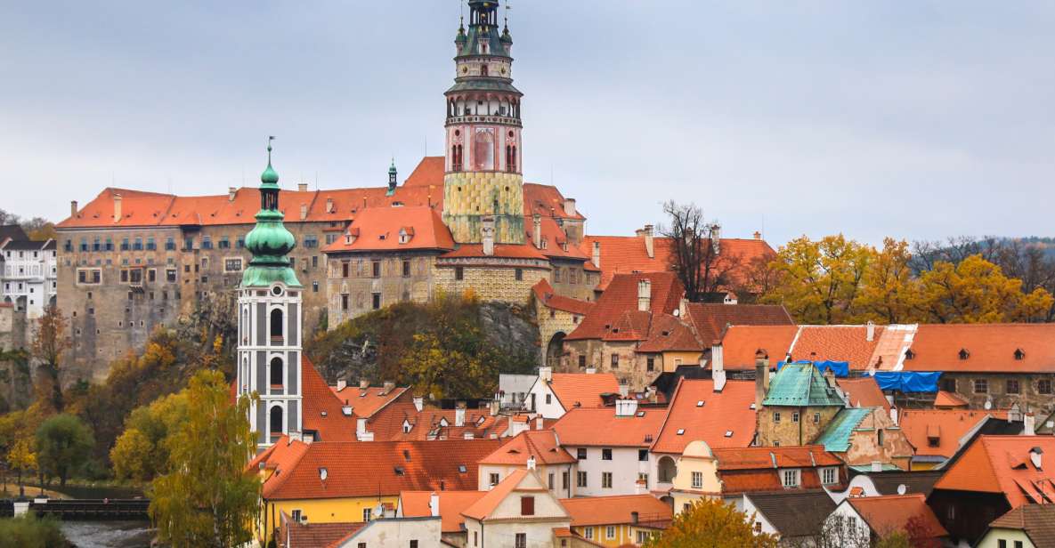 Cesky Krumlov: City Exploration Game and Tour - Gameplay and Exploration