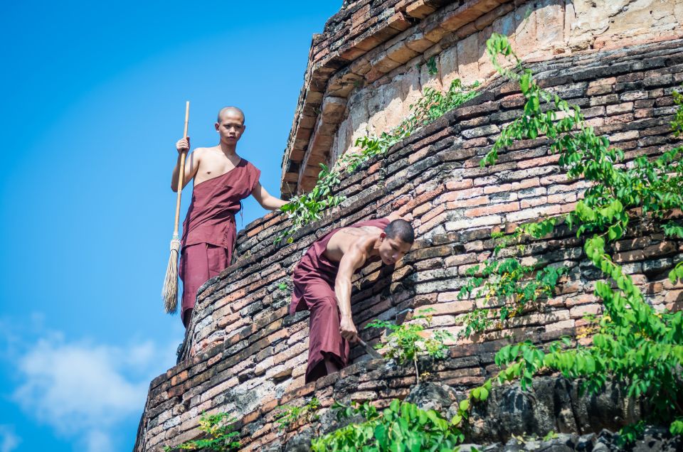 Chiang Mai: Historic Old City 4-Hour Guided Bike Tour - What to Bring