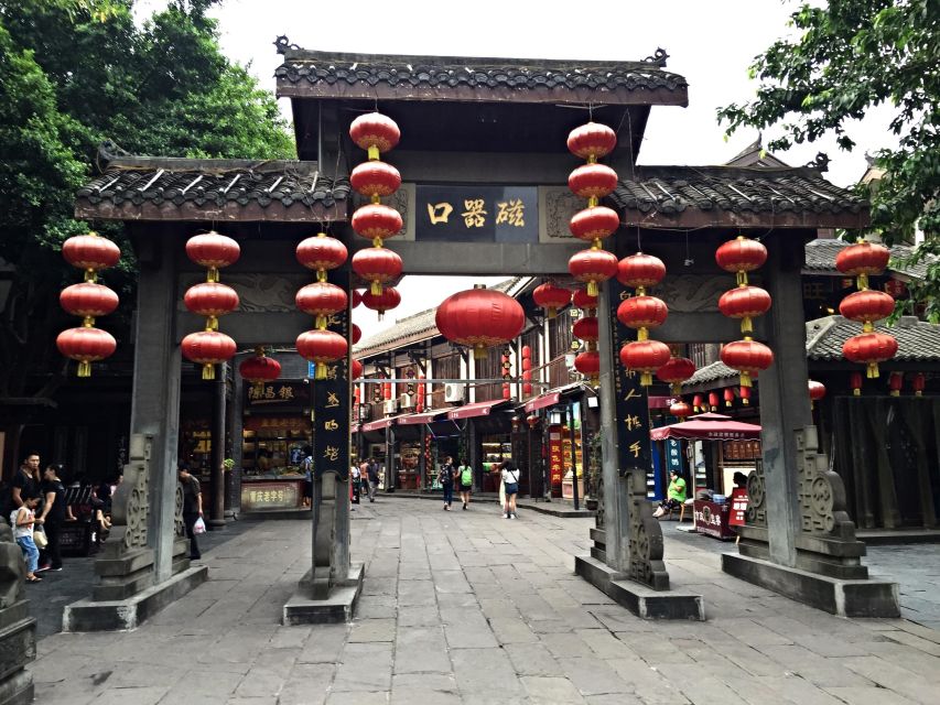 Chongqing: City Highlights Guided Private Tour With Lunch - Three Gorges Museum and Shancheng Alley Visit