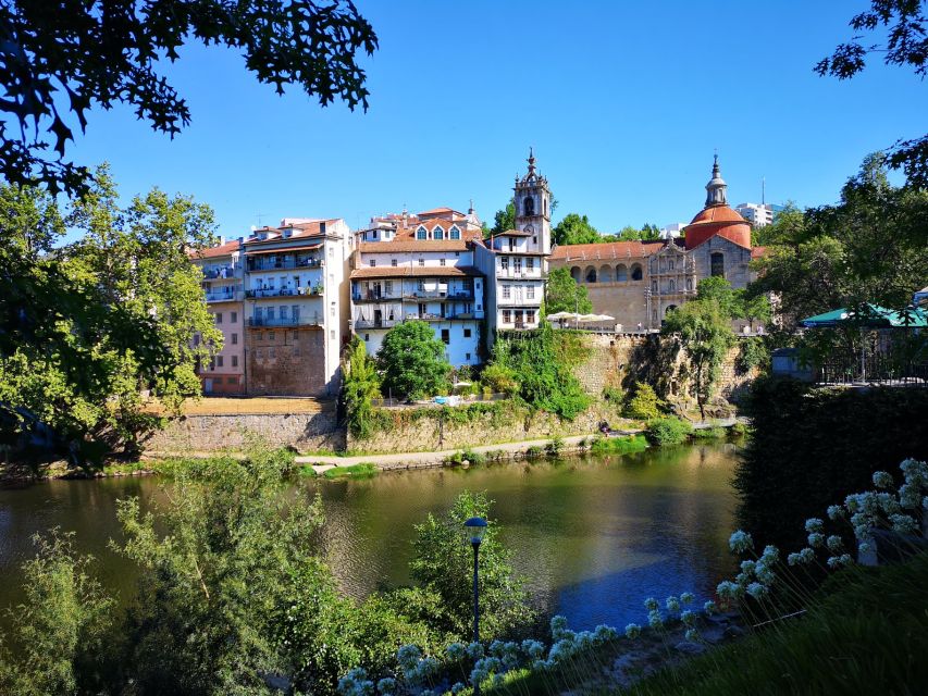 Douro Valley: Tour With Wine Tastings, Cruise, and Lunch - Dining Experience