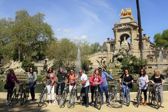 E-Bike Barcelona Highlights & Park Guell in Small Group - Scenic Route and Beachfront Ride