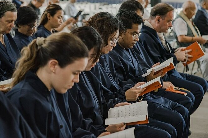 Early Morning Buddhist Temple Experience at Tsukiji Hongwanji - Learning Buddhist Traditions