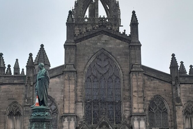 Edinburgh Castle and Old Town Skip the Line Private Tour - Itinerary