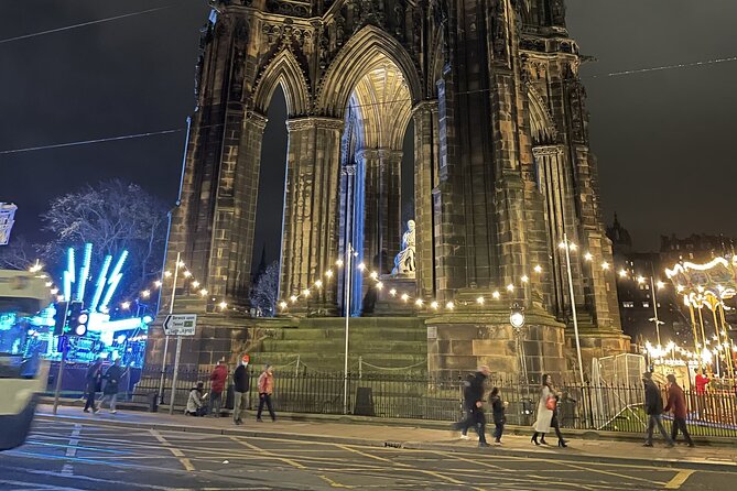 Edinburgh: Christmas Tour, Gingerbread Included - Common questions