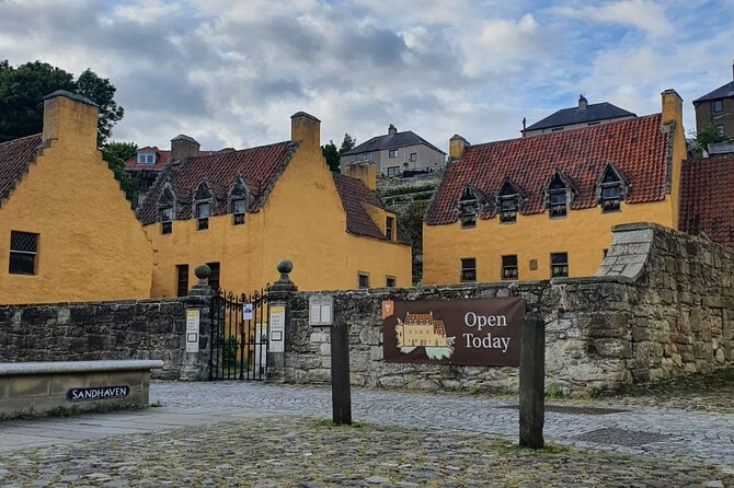 Edinburgh: Private Outlander Filming Locations Scotland Tour - Assistance and Resources