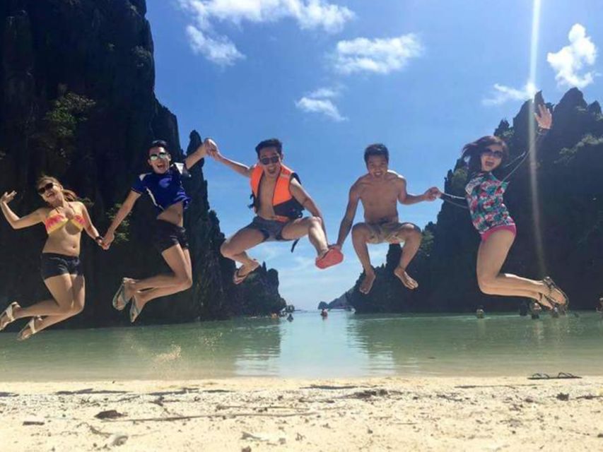 El Nido: Island Hopping Tour A Lagoons and Beaches - Review Summary