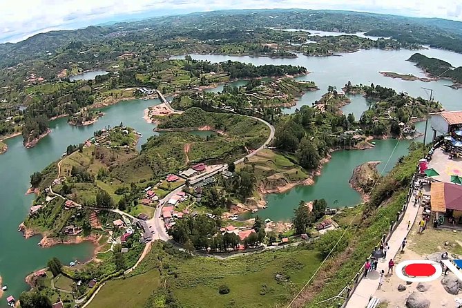 El Peñol and Guatape Private Tour From Medellin - Guide Experience