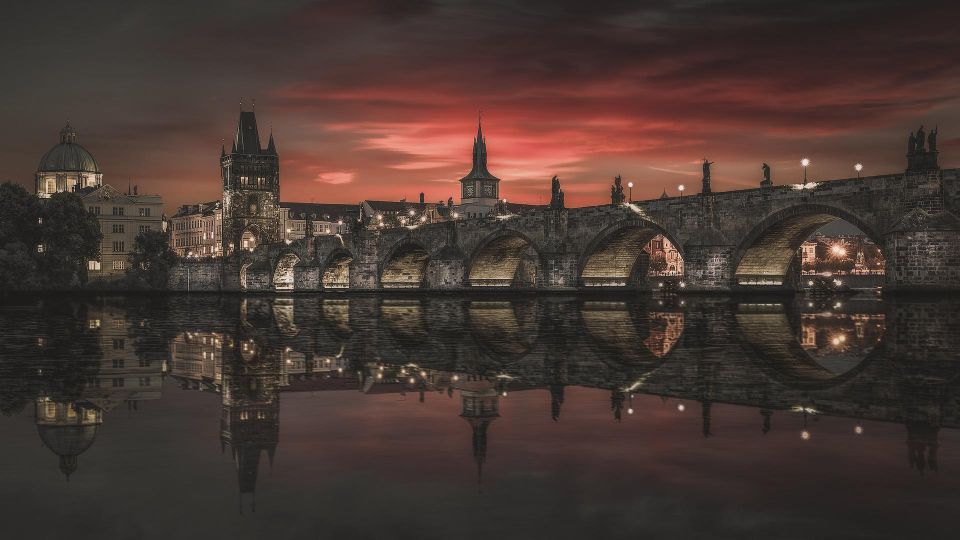 Evening Prague Without People - Capturing Pragues Beauty