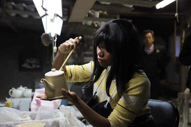 Experience Hasami Ware With Professionals 400 Years History and Modern Daily Use Pottery - Craftsmanship Exploration