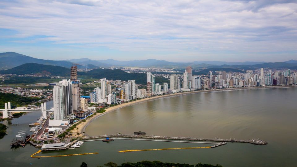 Florianópolis: Balneario Camboriu and Unipraias Park Tour - Location Information