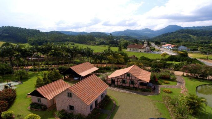 Florianópolis: Blumenau and Pomerode Germanic Route Day Trip - Exploring Blumenau City