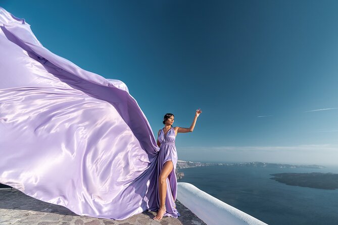 Flying Dress Photoshoot in Santorini: Express Package - Participant Requirements and Fitness Level